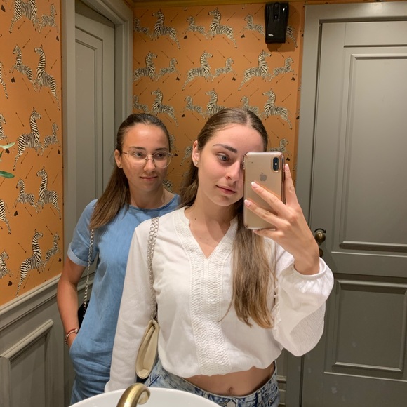 Meet your Posher, Anastasia - Picture 2 of 5